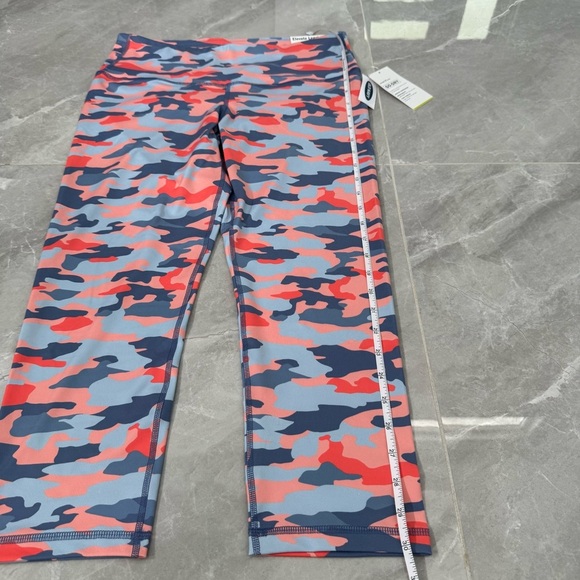 Women’s Old Navy Active High Waisted PowerPress Elevate Crop Camo Leggings Large - Picture 14 of 16